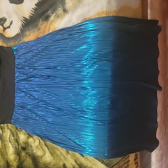 Addison evenings formal dress - Picture 4 of 9